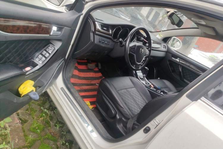 Used Zotye Z500 2016 1.5T CVT Luxury Model Driver Seat