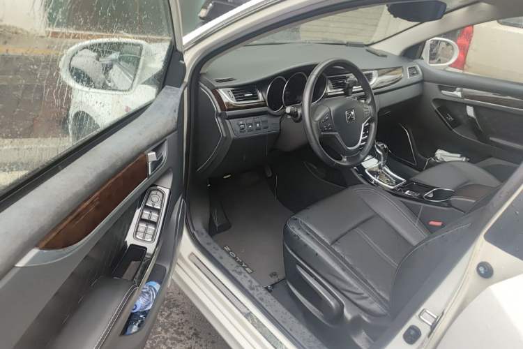 Used Zotye Z500 2016 1.5T CVT Luxury Model Driver Seat