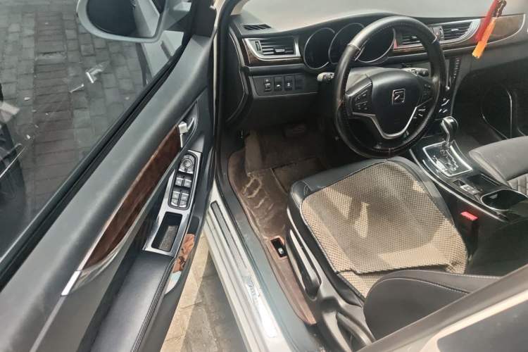 Used Zotye Z500 2016 1.5T CVT Luxury Model Driver Seat