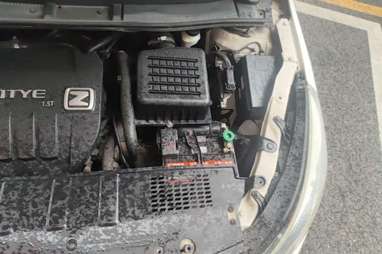 Used Zotye Z500 2016 1.5T CVT Luxury Model Engine Bay Left