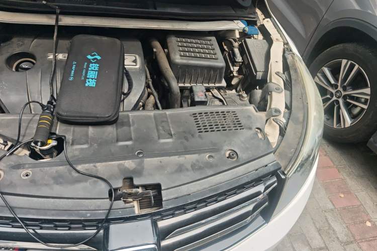 Used Zotye Z500 2016 1.5T CVT Luxury Model Engine Bay Left