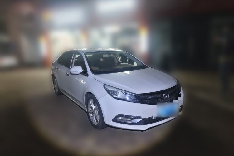 Used Zotye Z500 2016 1.5T CVT Luxury Model Front Right 45 Deg