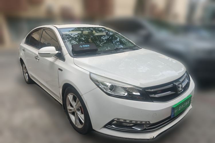 Used Zotye Z500 2016 1.5T CVT Luxury Model Front Right 45 Deg