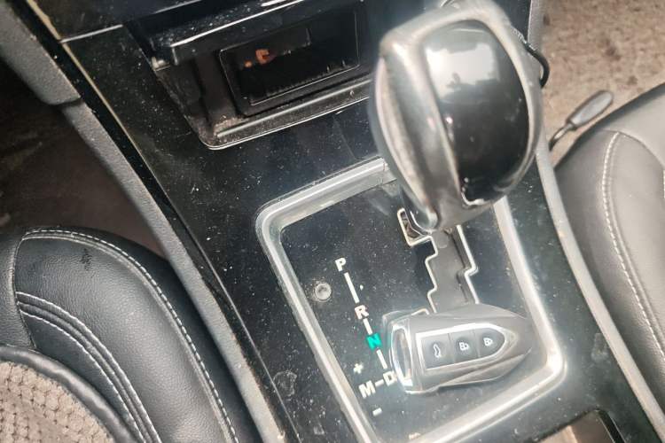 Used Zotye Z500 2016 1.5T CVT Luxury Model Gear Lever