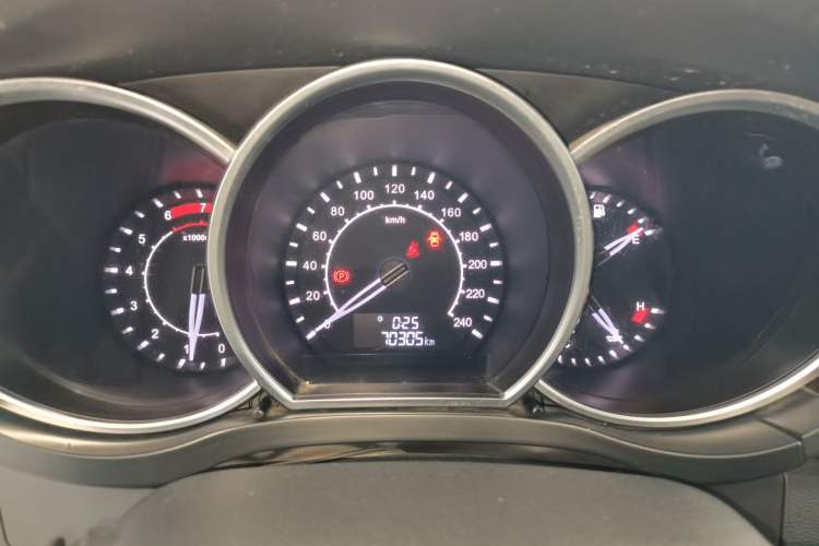 Used Zotye Z500 2016 1.5T Manual Luxury Edition Instrument Cluster
