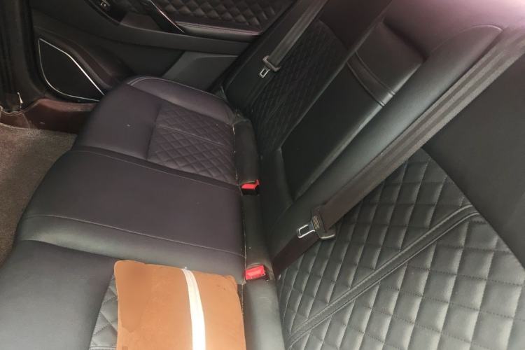 Used Zotye Z500 2016 1.5T CVT Luxury Model Left Rear Seat