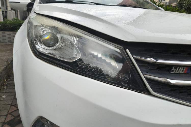 Used Zotye Z500 2016 1.5T CVT Luxury Model Right Front Headlight