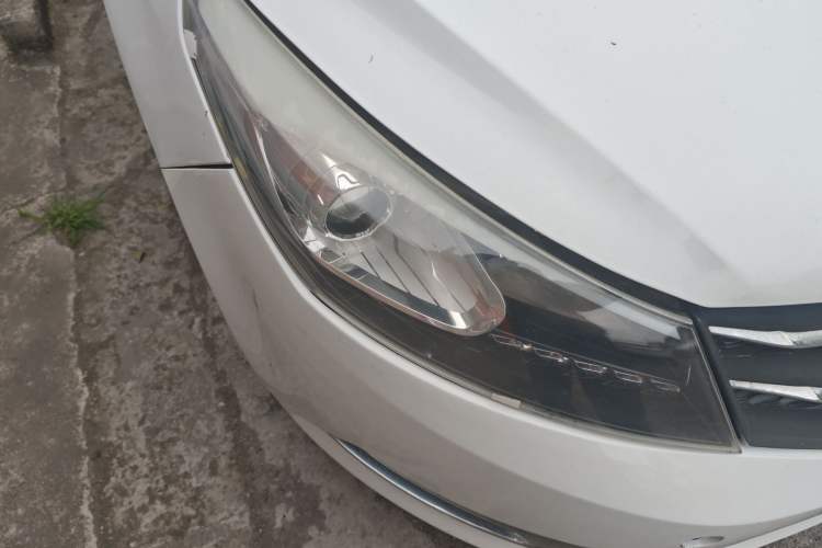 Used Zotye Z500 2016 1.5T CVT Luxury Model Right Front Headlight
