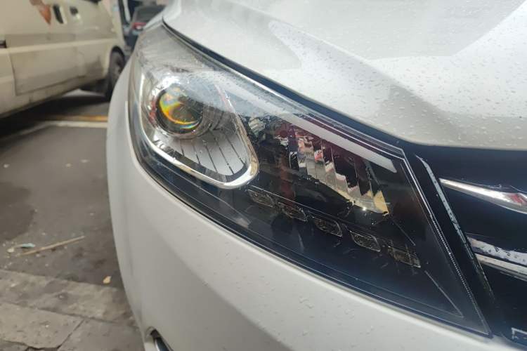 Used Zotye Z500 2016 1.5T CVT Luxury Model Right Front Headlight