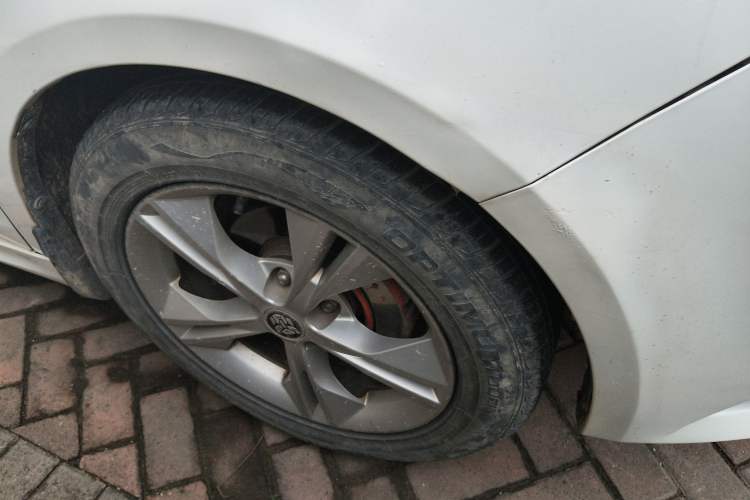 Used Zotye Z500 2016 1.5T CVT Luxury Model Right Front Wheel Hub