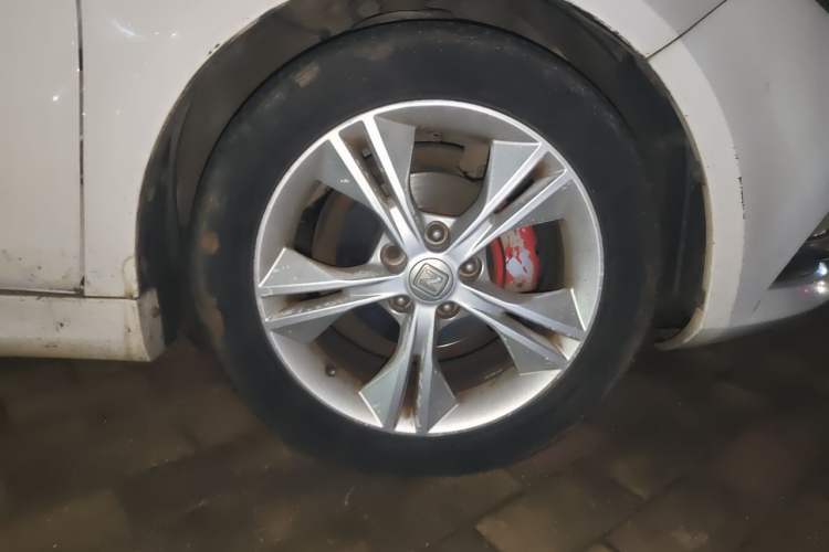 Used Zotye Z500 2016 1.5T CVT Luxury Model Right Front Wheel Hub