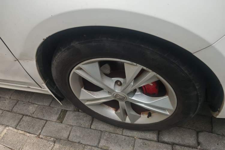 Used Zotye Z500 2016 1.5T CVT Luxury Model Right Front Wheel Hub