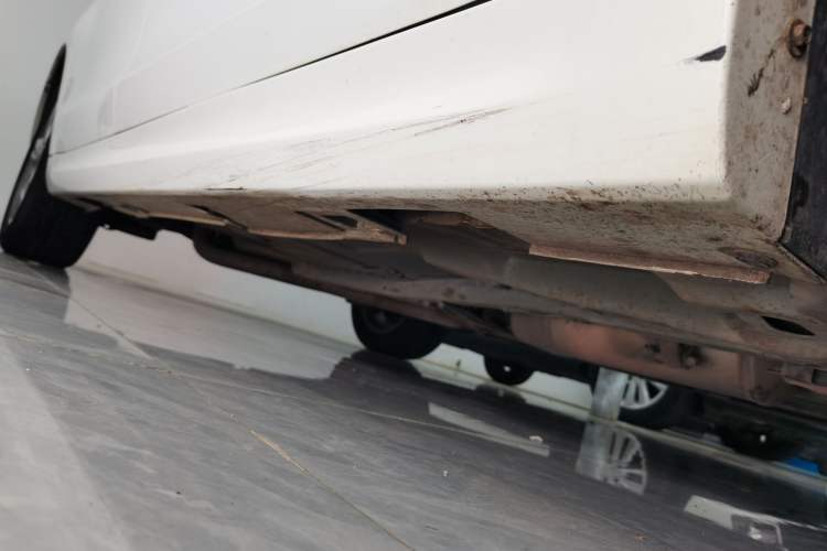 Used Zotye Z500 2016 1.5T Manual Luxury Edition Right Side Sill