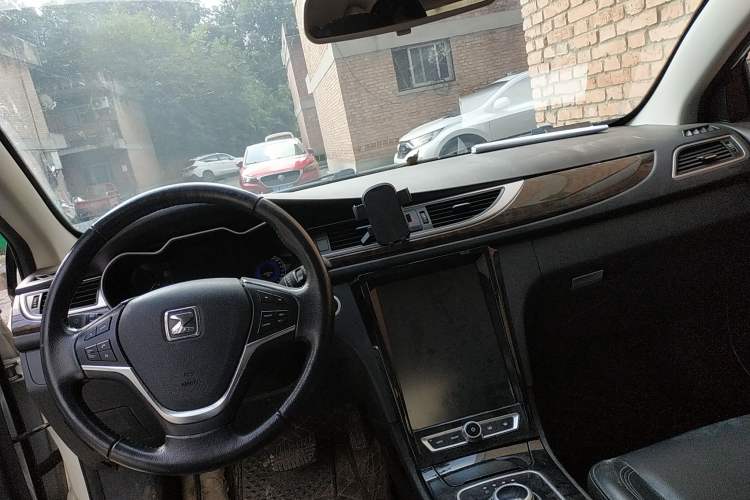 Used Zotye Z500 2019 EV Pro Luxury Model Center Console