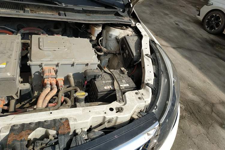 Used Zotye Z500 2019 EV Pro Luxury Model Engine Bay Left