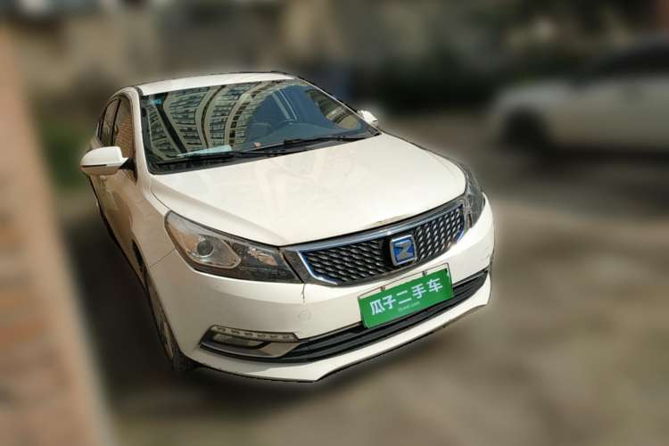 Used Zotye Z500 2019 EV Pro Luxury Model Front Right 45 Deg