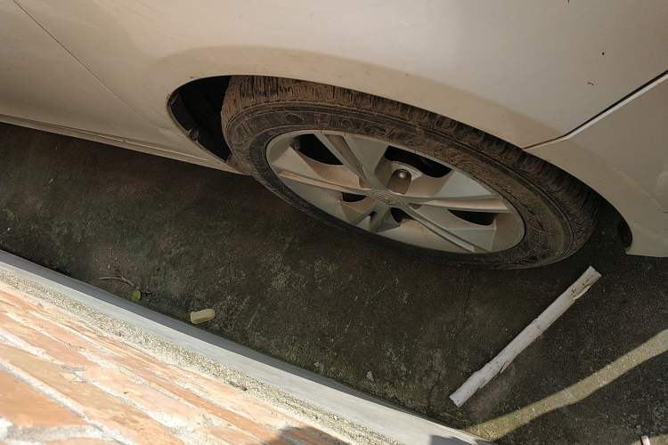Used Zotye Z500 2019 EV Pro Luxury Model Right Front Wheel Hub