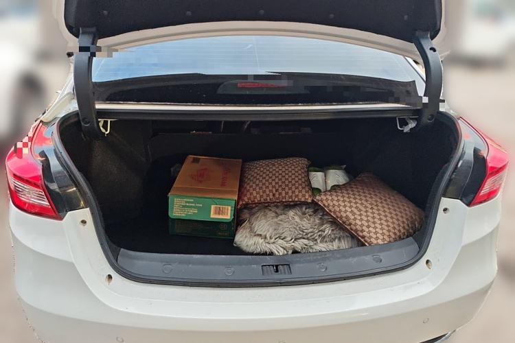 Used Zotye Z500 2019 EV Pro Luxury Model Trunk