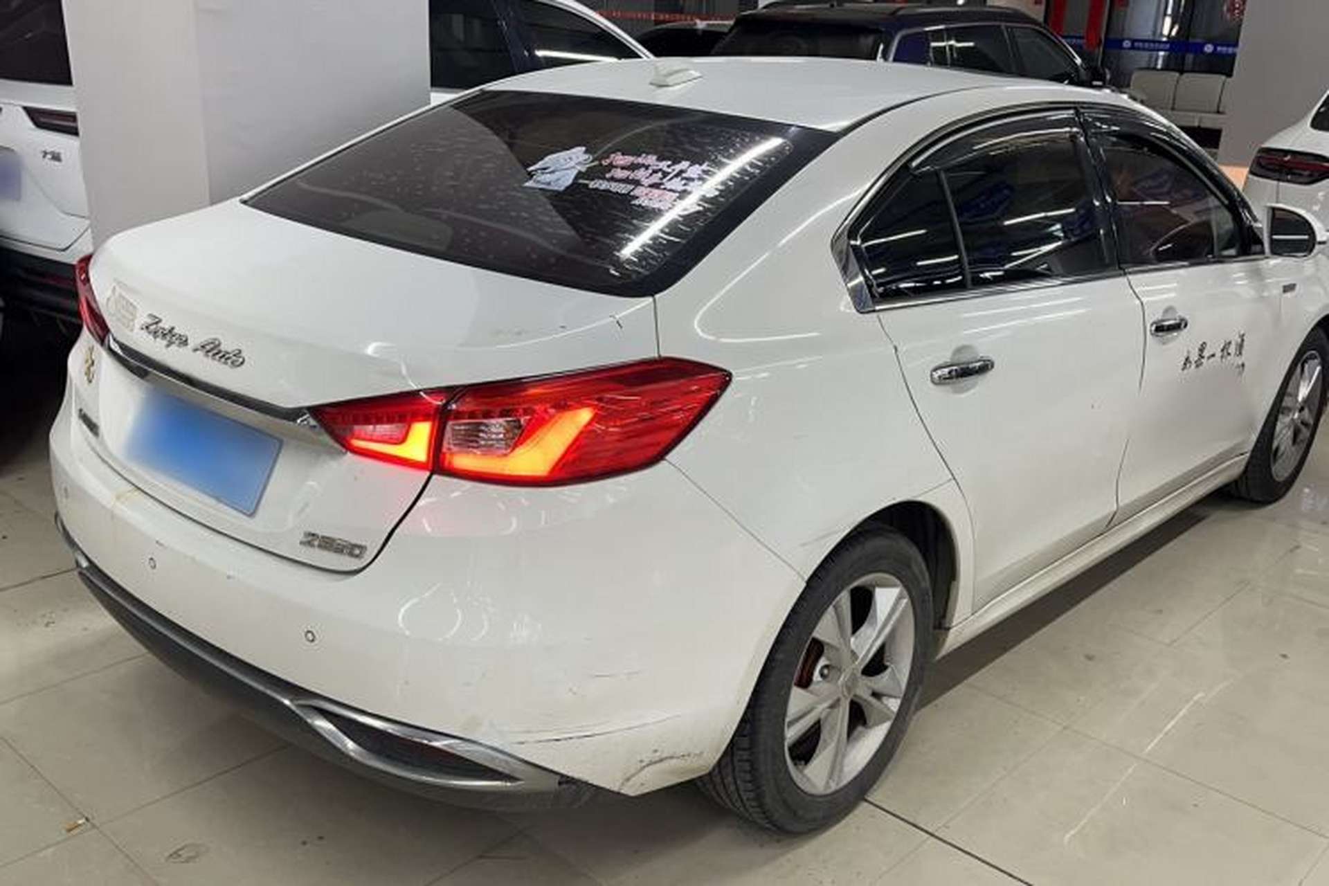 Used Zotye Z560 2017 1.5T Manual Luxury Model Exterior 3