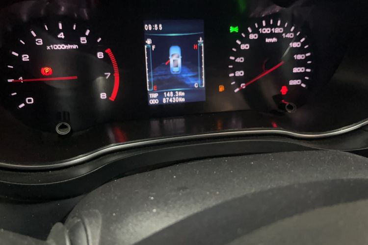 Used Zotye Z560 2017 1.5T Manual Luxury Model Odometer Close Up