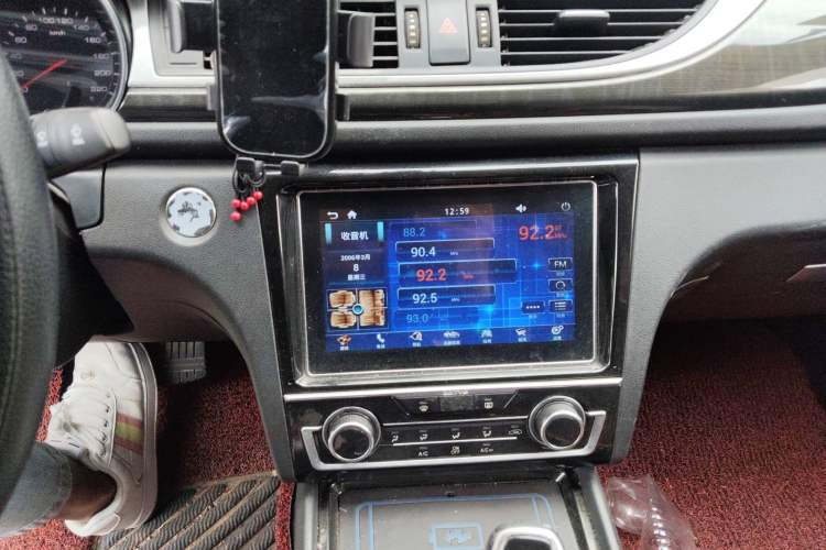 Used Zotye Z560 2017 1.5T CVT Luxury Model Audio And AC Panel