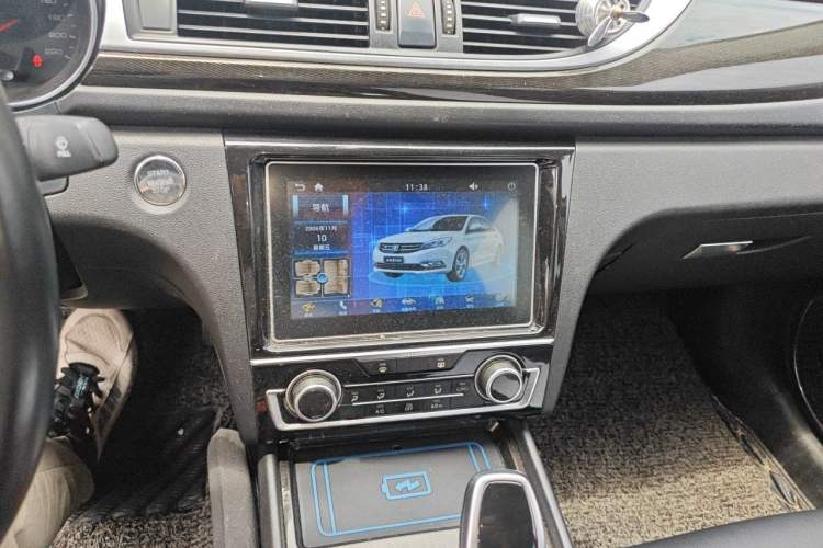 Used Zotye Z560 2017 1.5T CVT Luxury Model Audio And AC Panel