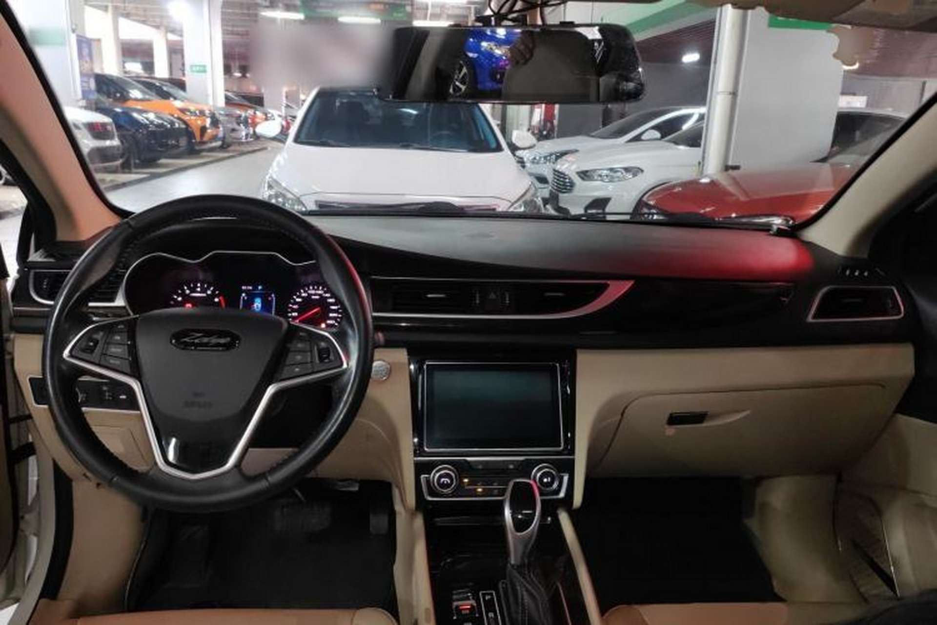 Used Zotye Z560 2017 1.5T CVT Luxury Model Center Console