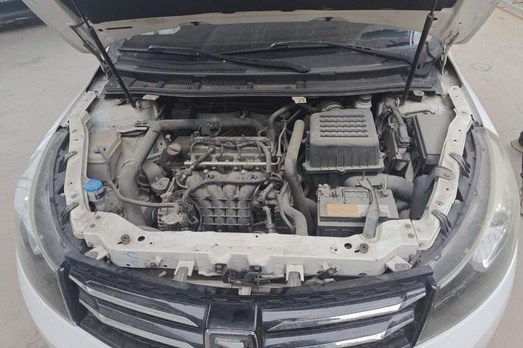 Used Zotye Z560 2017 1.5T CVT Luxury Model Engine Bay