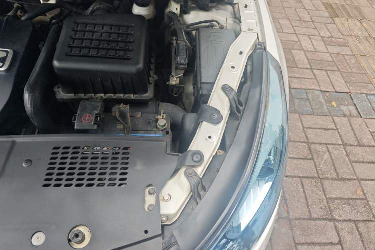 Used Zotye Z560 2017 1.5T CVT Comfort Model Engine Bay Left