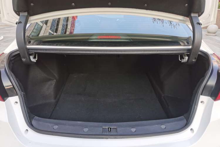 Used Zotye Z560 2017 1.5T CVT Comfort Model Exterior 6
