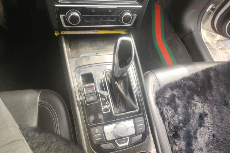Used Zotye Z560 2017 1.5T CVT Luxury Model Gear Lever