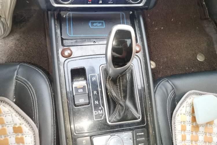 Used Zotye Z560 2017 1.5T CVT Luxury Model Gear Lever