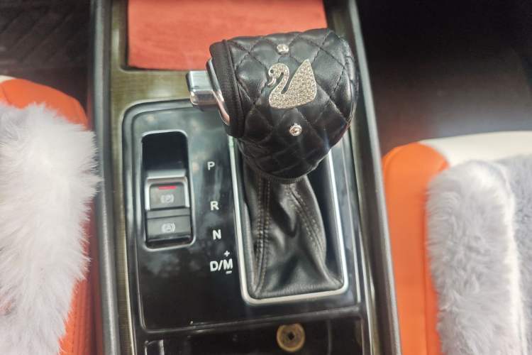 Used Zotye Z560 2017 1.5T CVT Comfort Model Gear Lever
