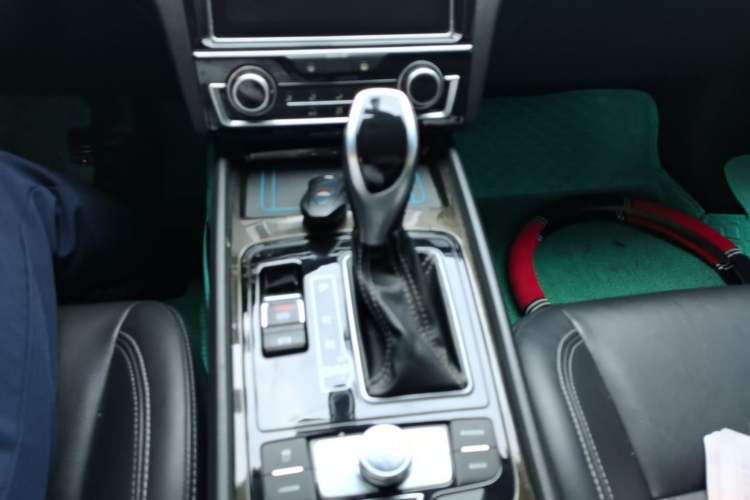 Used Zotye Z560 2017 1.5T CVT Luxury Model Gear Lever