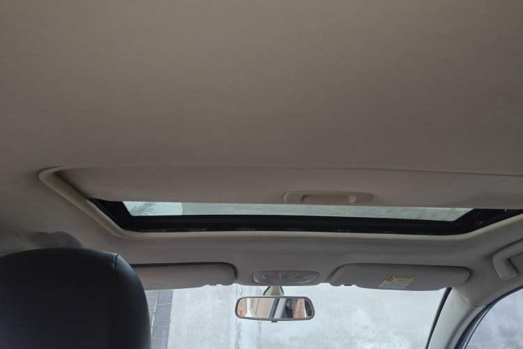 Used Zotye Z560 2017 1.5T CVT Luxury Model Headliner