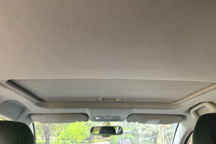 Used Zotye Z560 2017 1.5T CVT Luxury Model Headliner