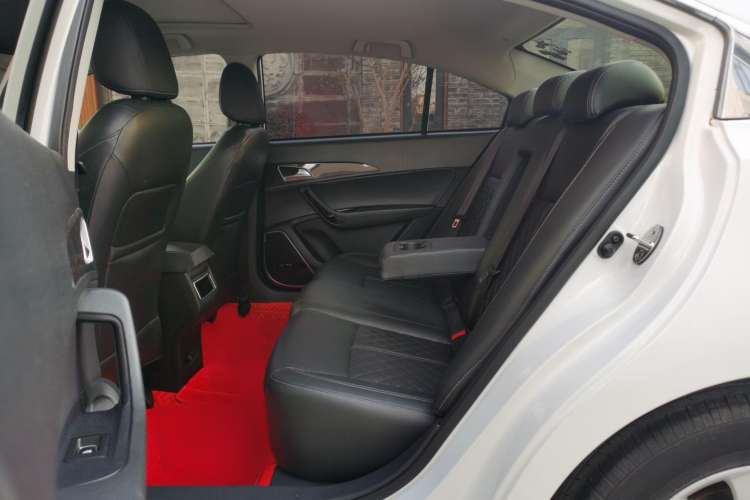 Used Zotye Z560 2017 1.5T CVT Comfort Model Interior 1