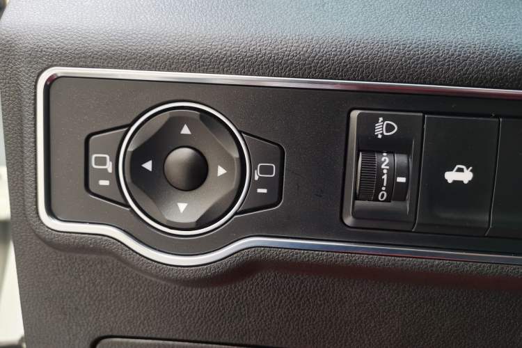 Used Zotye Z560 2017 1.5T CVT Comfort Model Interior 12