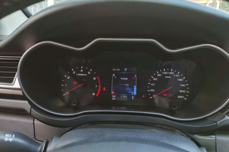 Used Zotye Z560 2017 1.5T CVT Comfort Model Interior 7