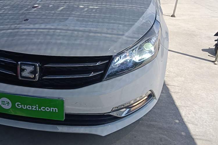 Used Zotye Z560 2017 1.5T CVT Luxury Model Left Front Headlight