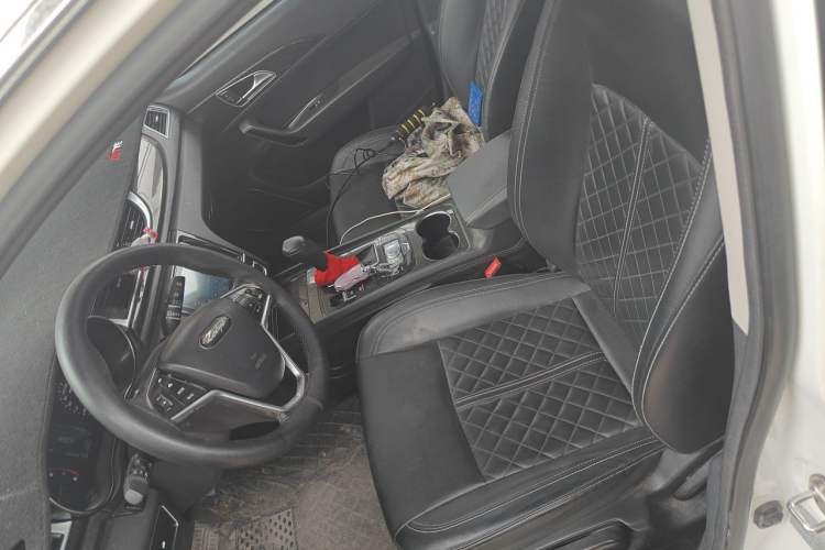 Used Zotye Z560 2017 1.5T CVT Luxury Model Left Front Seat