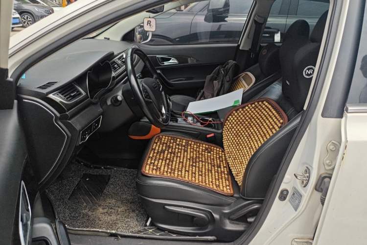 Used Zotye Z560 2017 1.5T CVT Luxury Model Left Front Seat