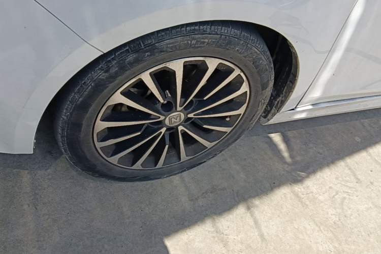 Used Zotye Z560 2017 1.5T CVT Luxury Model Left Front Wheel Hub
