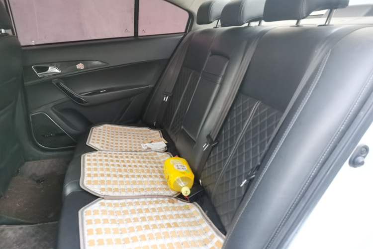 Used Zotye Z560 2017 1.5T CVT Luxury Model Left Rear Seat