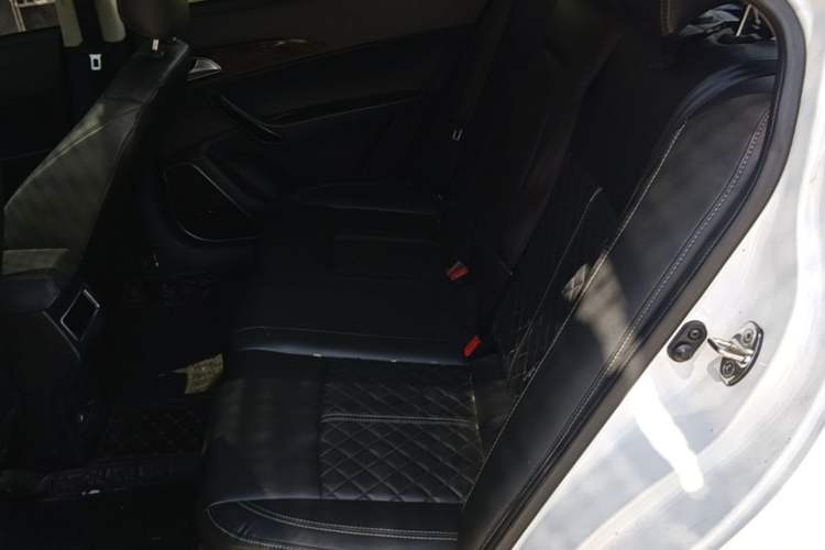 Used Zotye Z560 2017 1.5T CVT Luxury Model Left Rear Seat