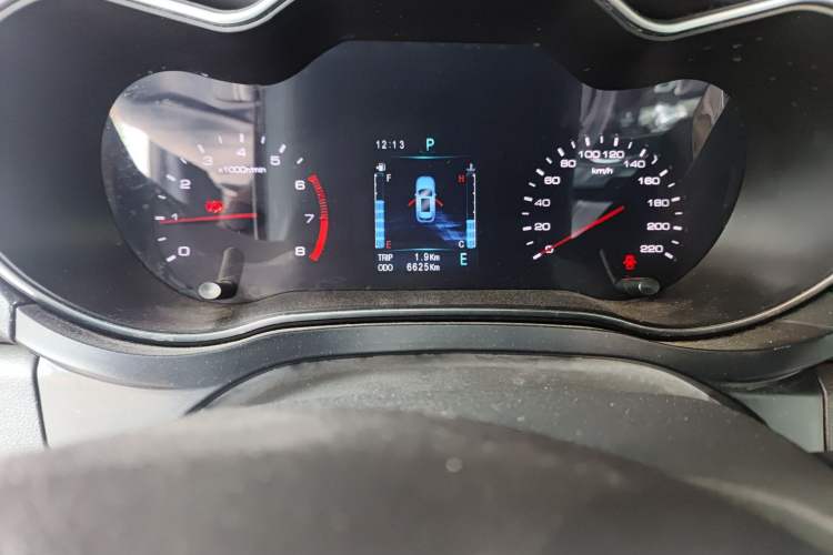 Used Zotye Z560 2017 1.5T CVT Luxury Model Odometer Close Up