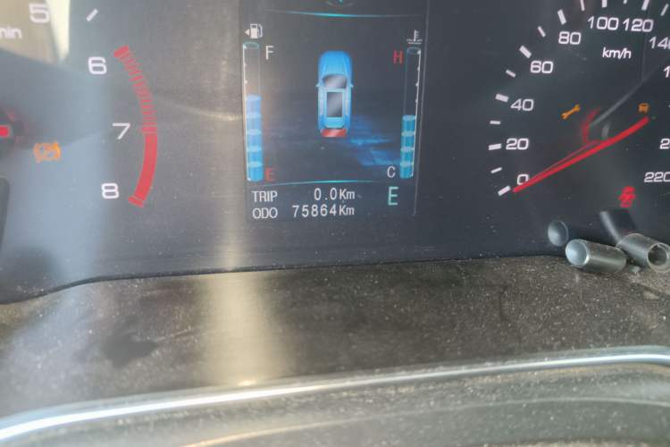 Used Zotye Z560 2017 1.5T CVT Luxury Model Odometer Close Up