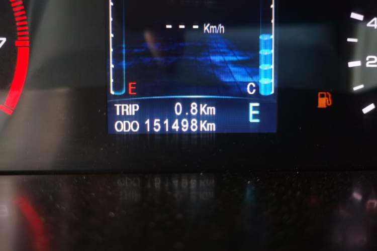 Used Zotye Z560 2017 1.5T CVT Comfort Model Odometer Close Up