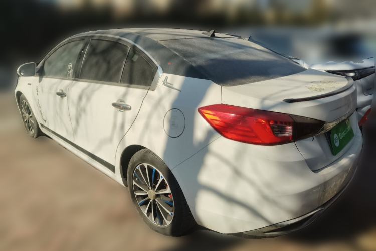 Used Zotye Z560 2017 1.5T CVT Luxury Model Rear Left 45 Deg