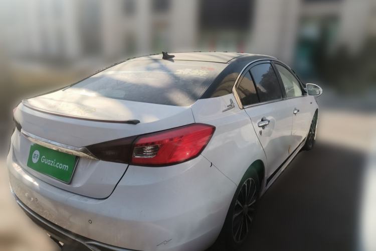 Used Zotye Z560 2017 1.5T CVT Luxury Model Rear Right 45 Deg